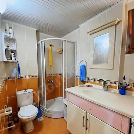 Near The Sea, Penthouse Apartment,for Large Groups Kusadası